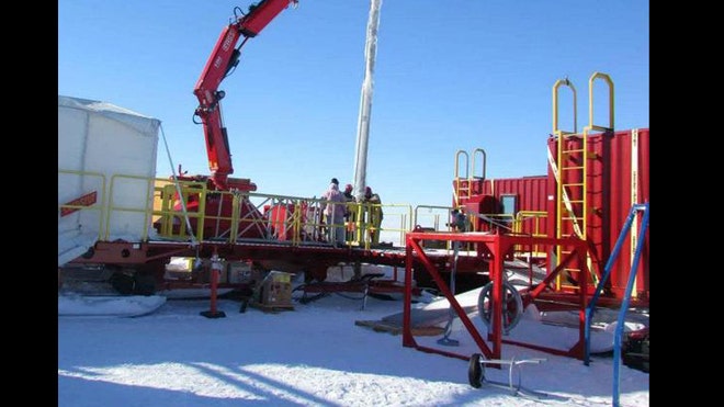 Drilling Lake Whillans.jpg